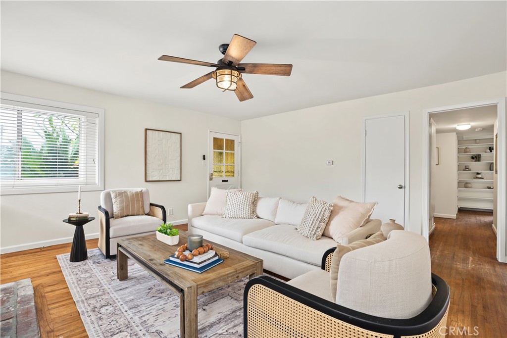 1118 Rumbold Property Photo 3