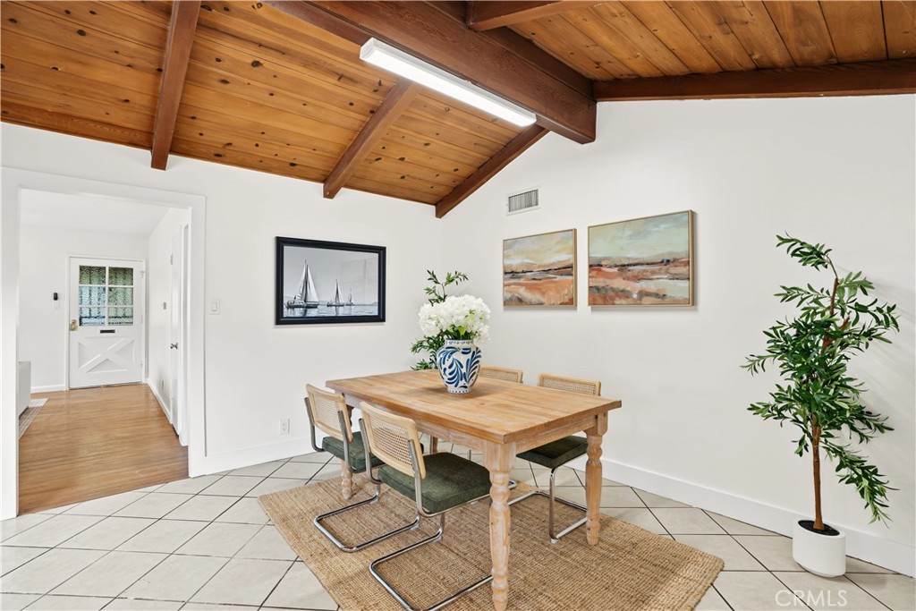 1118 Rumbold Property Photo 9