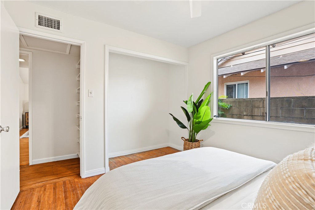 1118 Rumbold Property Photo 14