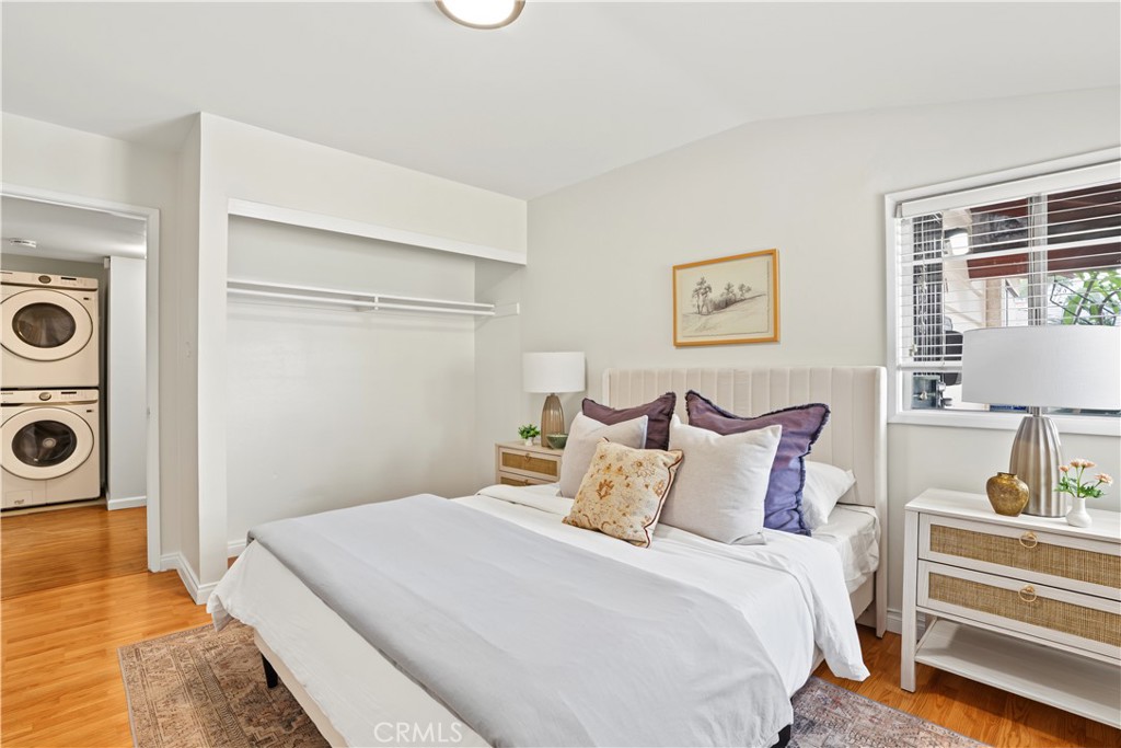 1118 Rumbold Property Photo 16