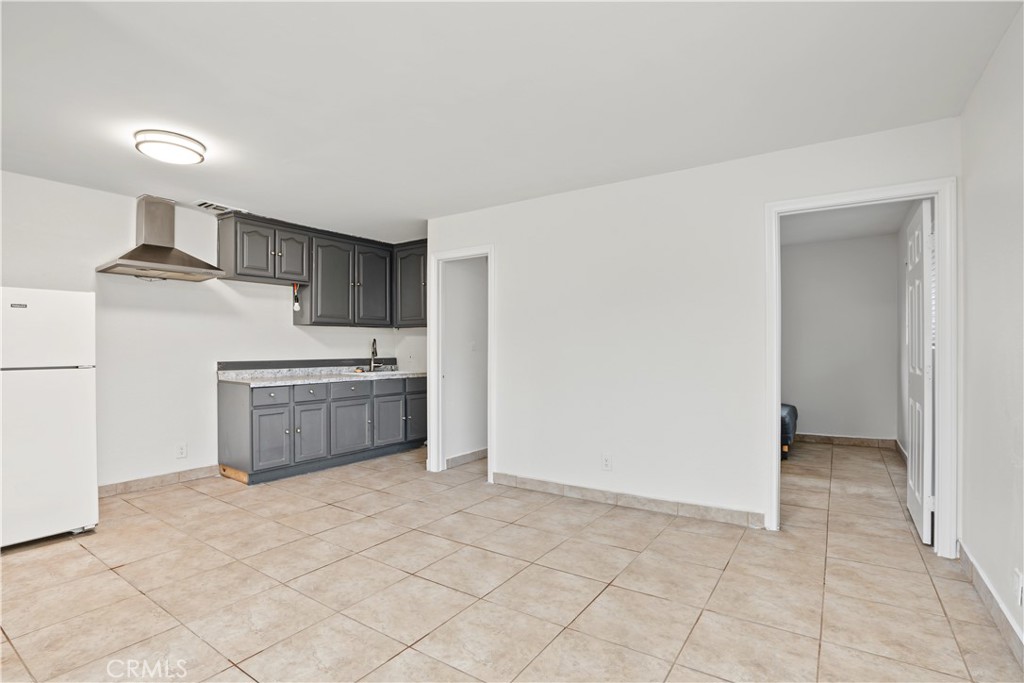 1118 Rumbold Property Photo 21