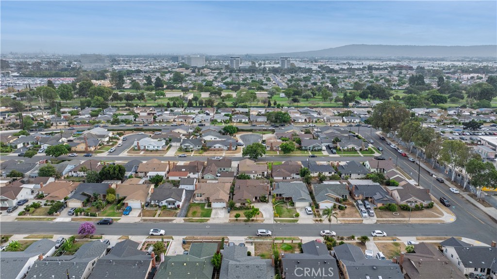 1118 Rumbold Property Photo 34