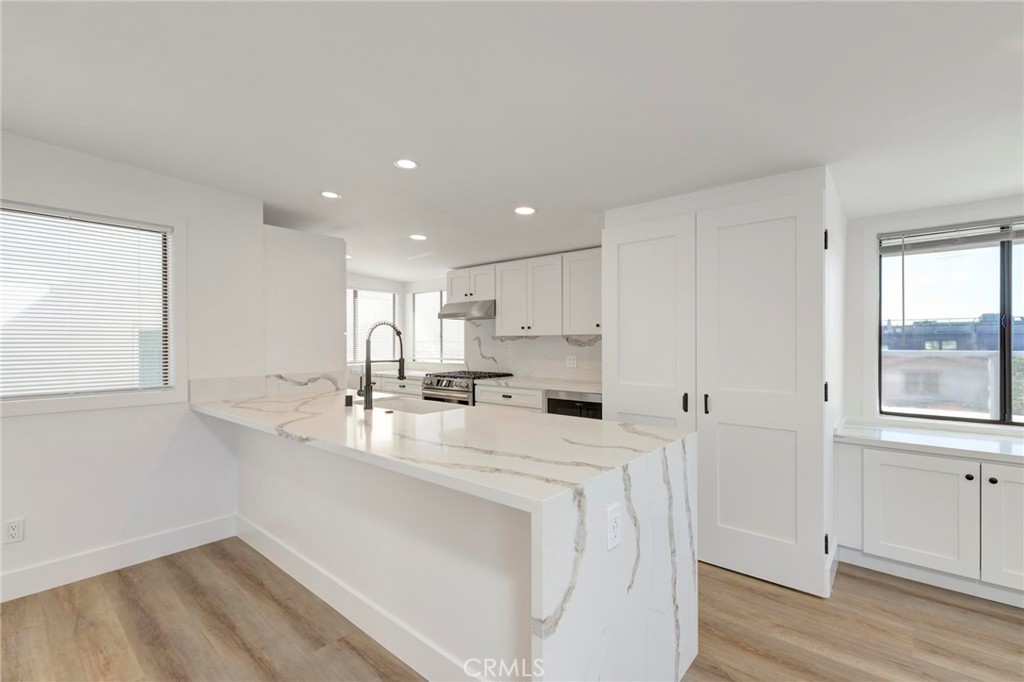 1090 Loma Drive Property Photo 2