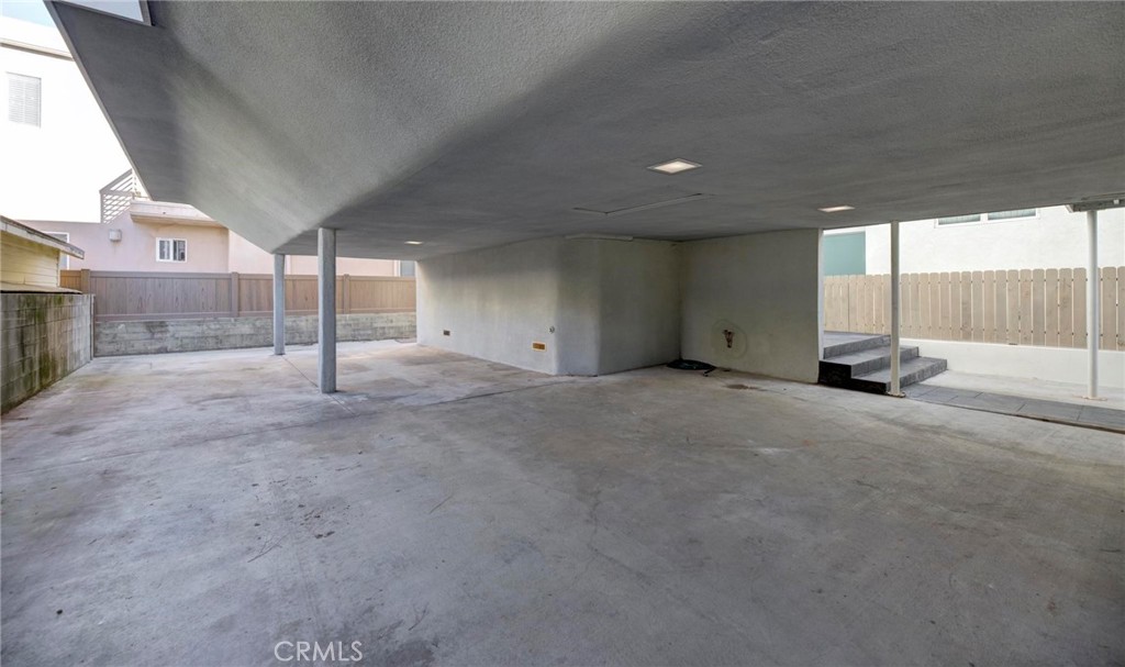 1090 Loma Drive Property Photo 32