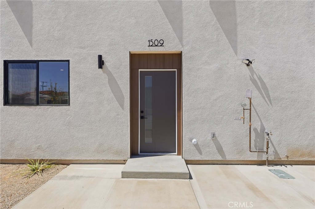 1507 W 83rd Street Property Photo 6