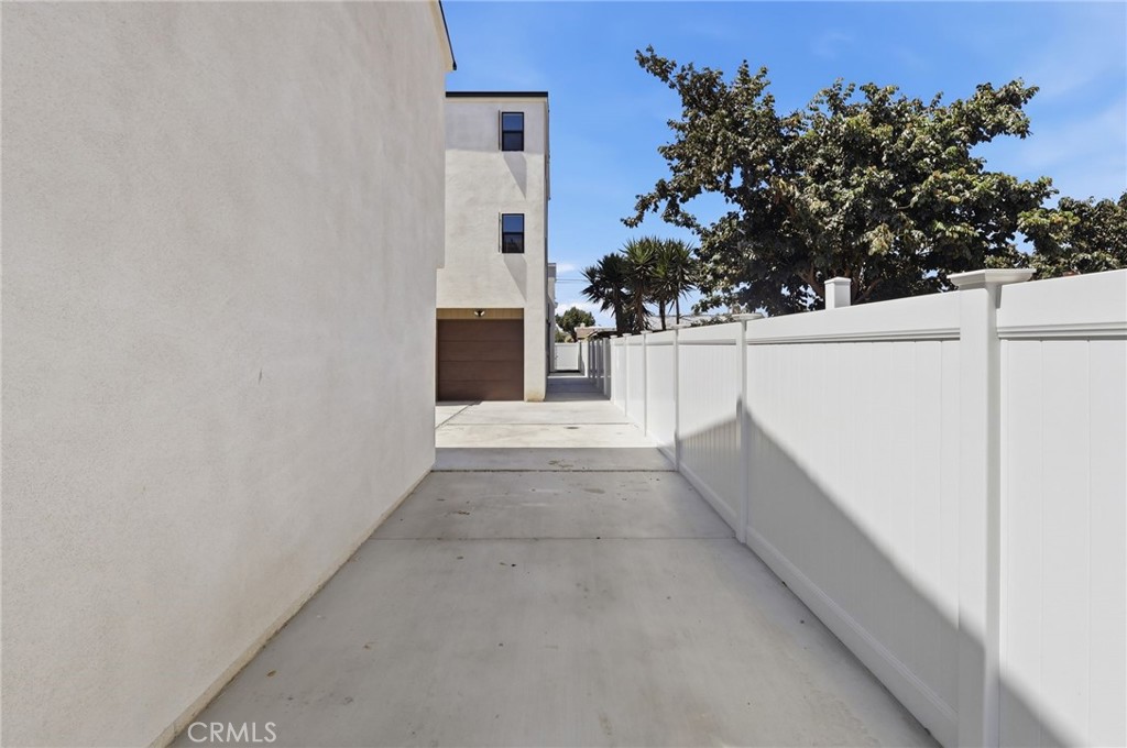 1507 W 83rd Street Property Photo 8