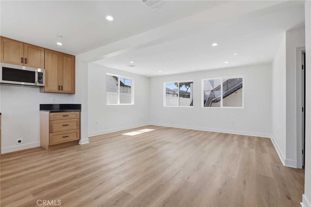 1507 W 83rd Street Property Photo 14