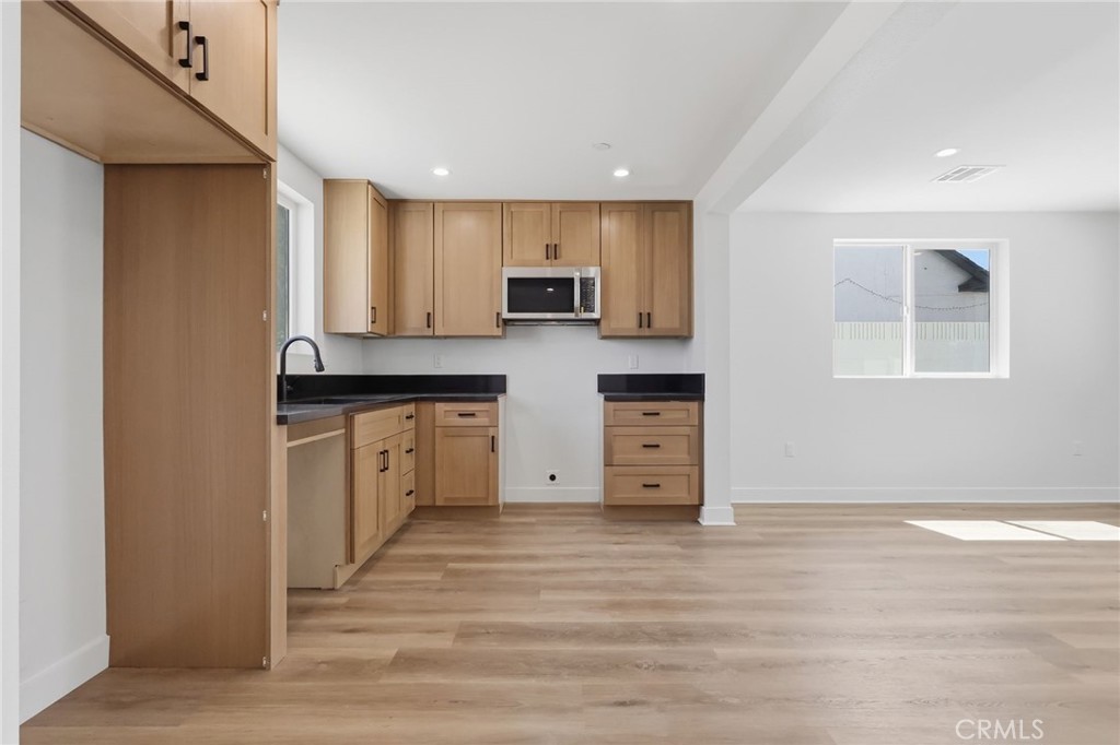 1507 W 83rd Street Property Photo 15