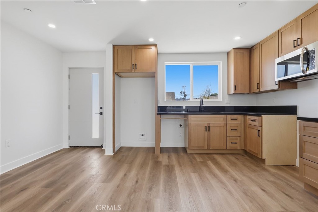 1507 W 83rd Street Property Photo 17