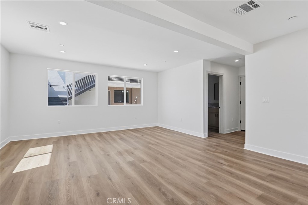 1507 W 83rd Street Property Photo 20