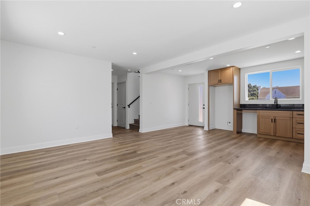 1507 W 83rd Street Property Photo 27
