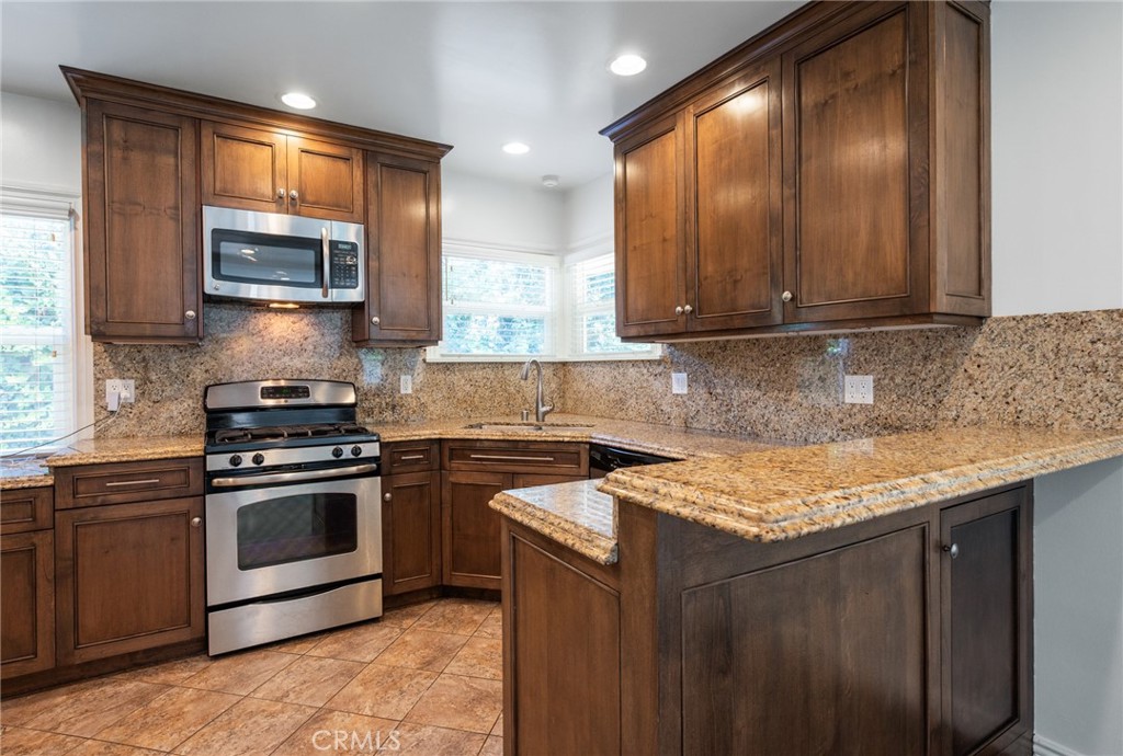 2526 Purdue Property Photo 8