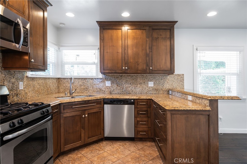 2526 Purdue Property Photo 10