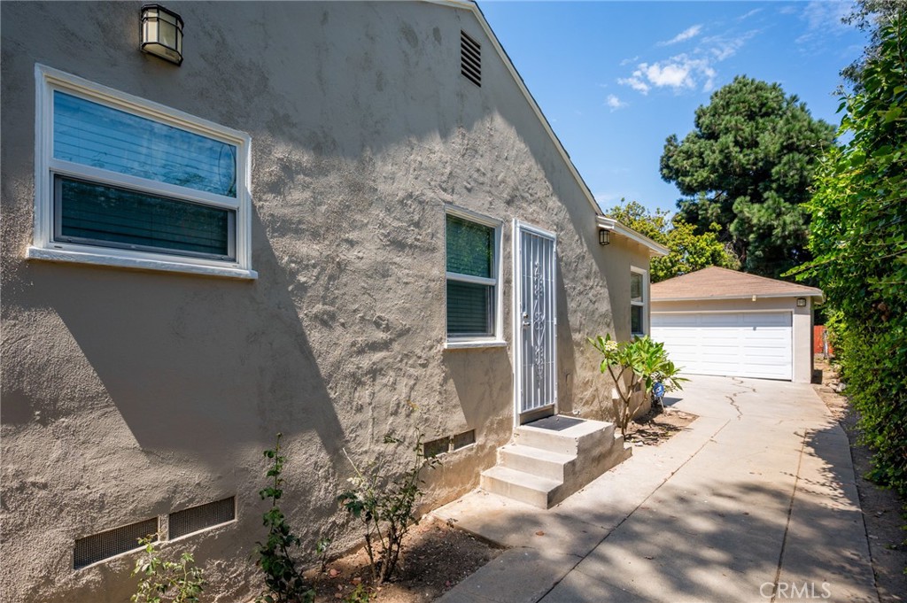2526 Purdue Property Photo 21