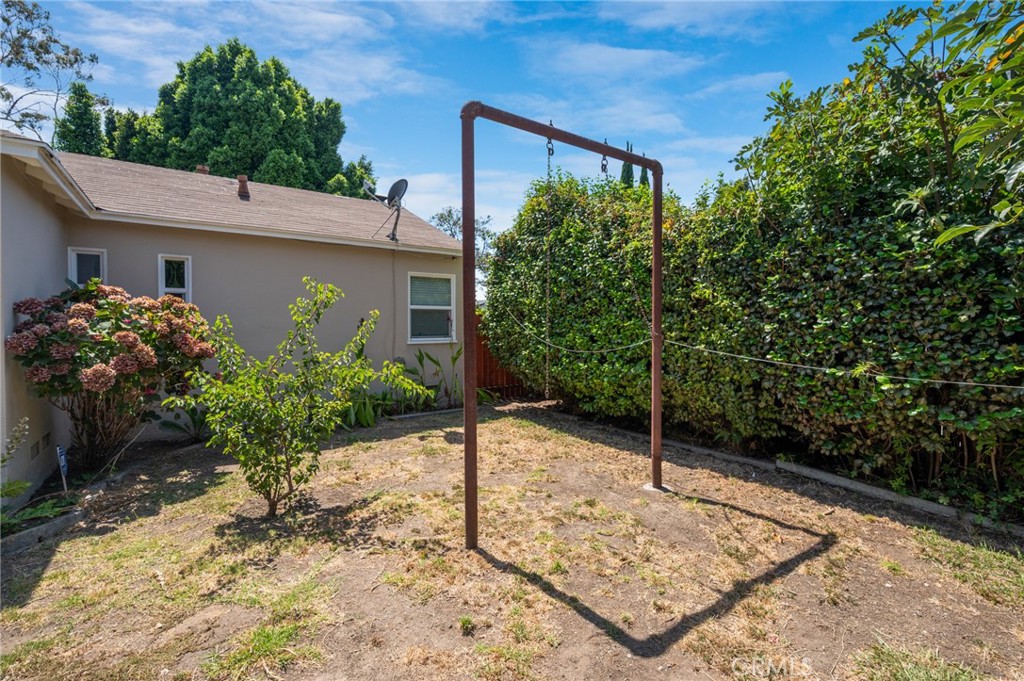 2526 Purdue Property Photo 24