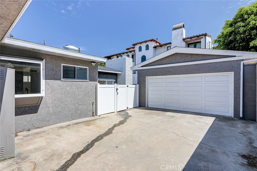 644 14th Property Photo 5