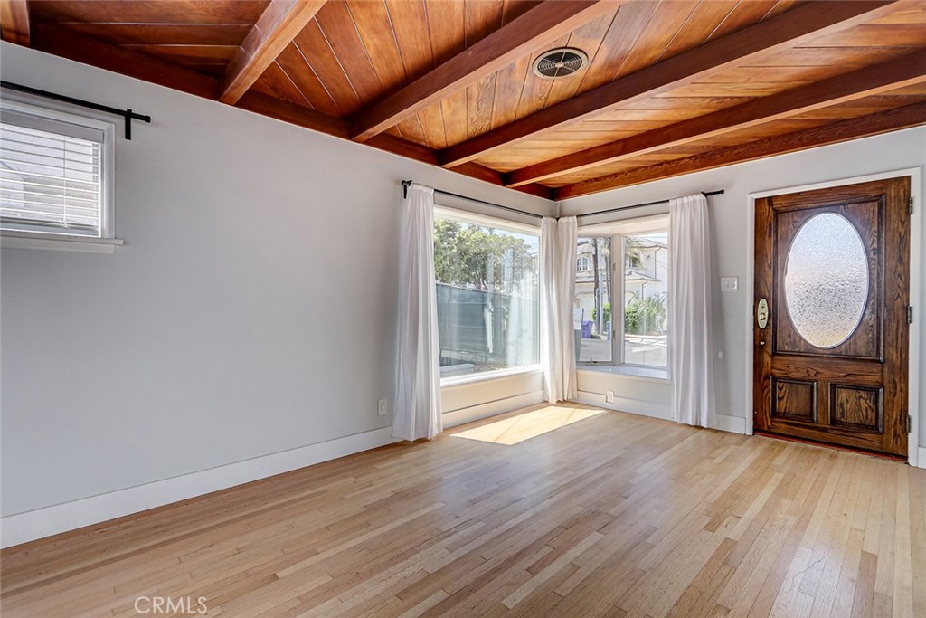 644 14th Property Photo 6