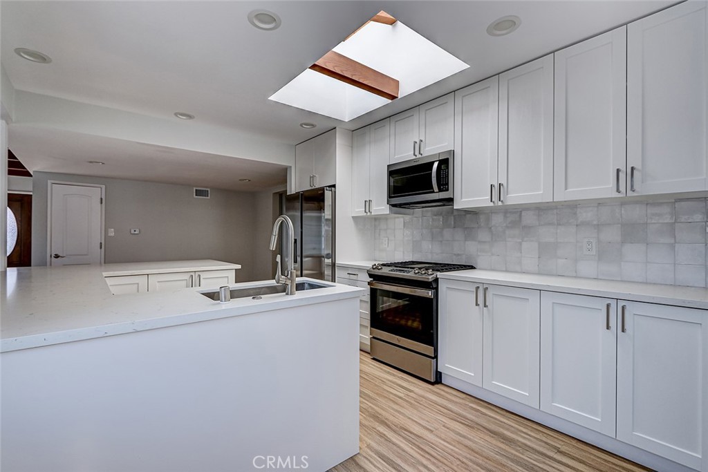644 14th Property Photo 12