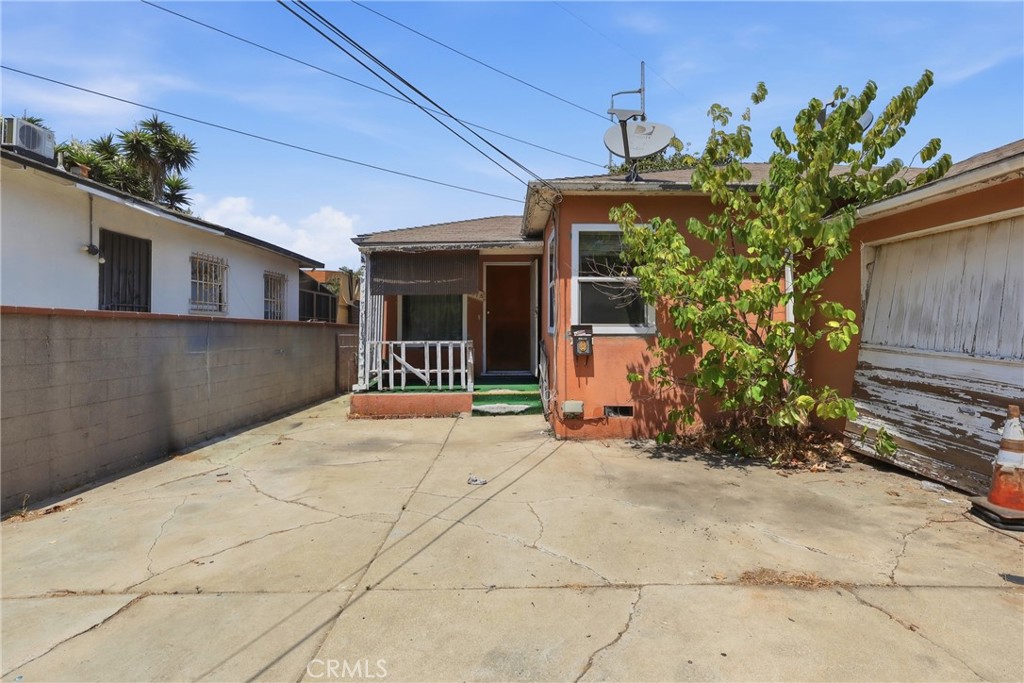 637 Hill Street Property Photo 4