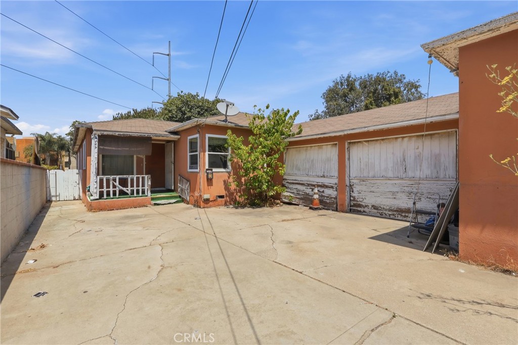 637 Hill Street Property Photo 5