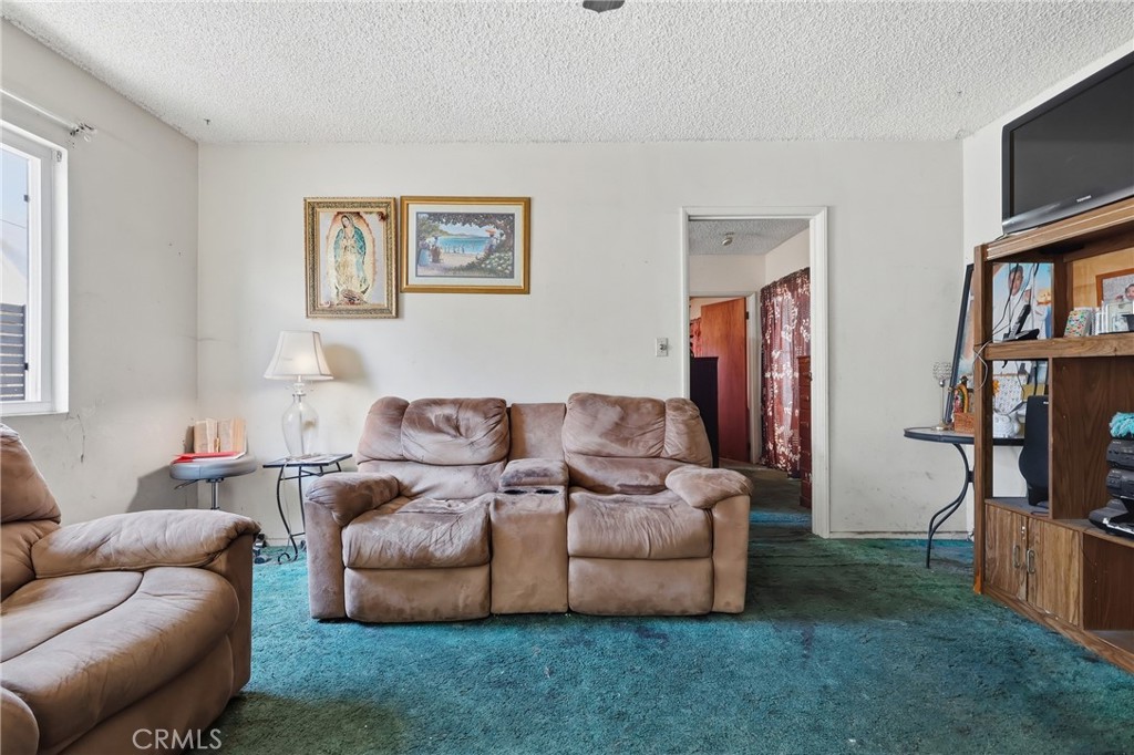 637 Hill Street Property Photo 7