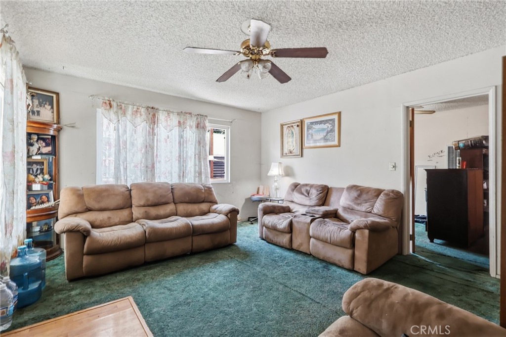 637 Hill Street Property Photo 8