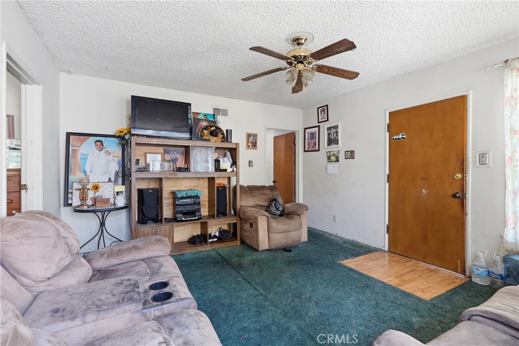 637 Hill Street Property Photo 9