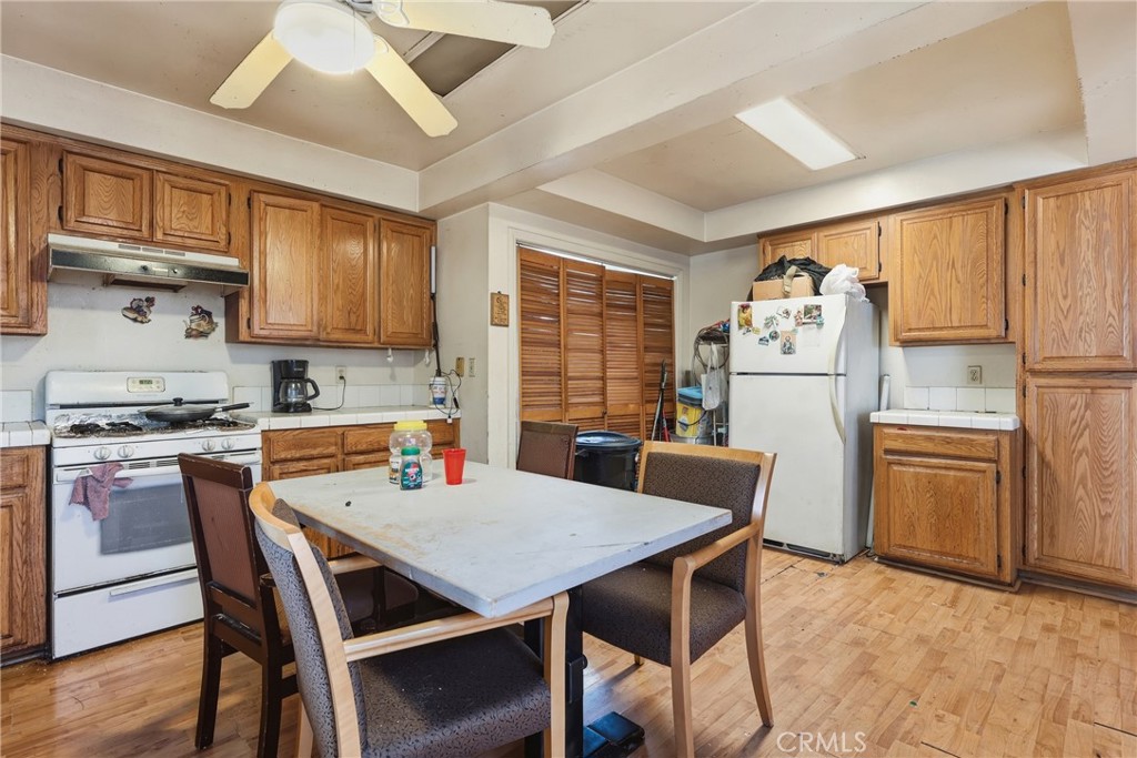 637 Hill Street Property Photo 18