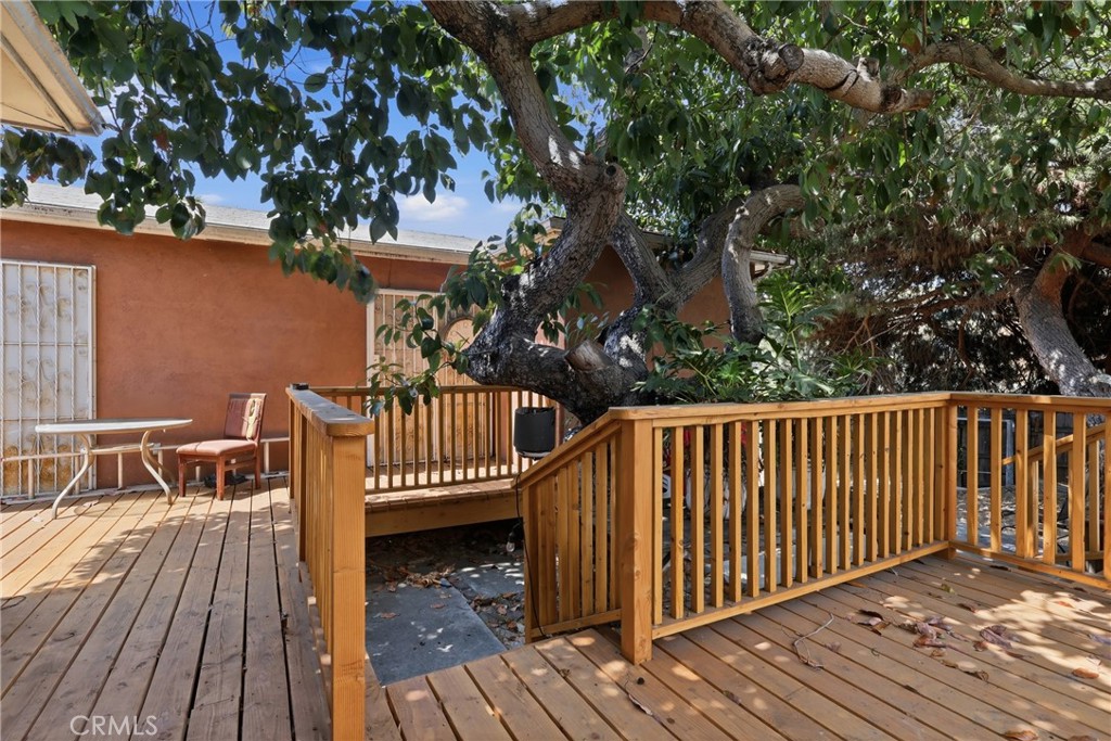 637 Hill Street Property Photo 24