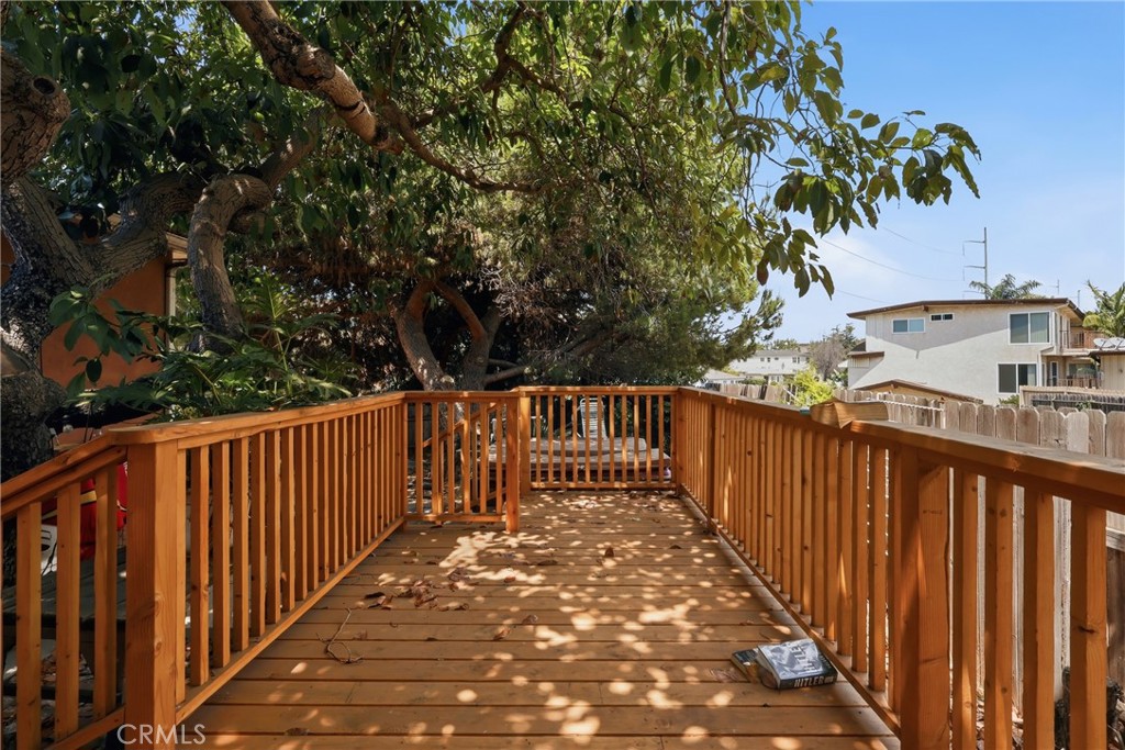 637 Hill Street Property Photo 25