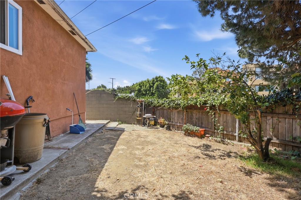 637 Hill Street Property Photo 26