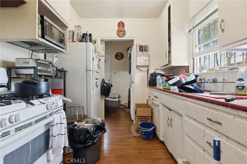 637 Hill Street Property Photo 33