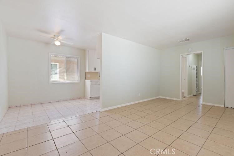 400 E Lancaster Property Photo 2
