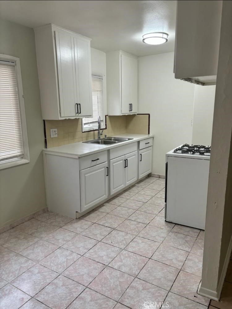 400 E Lancaster Property Photo 6