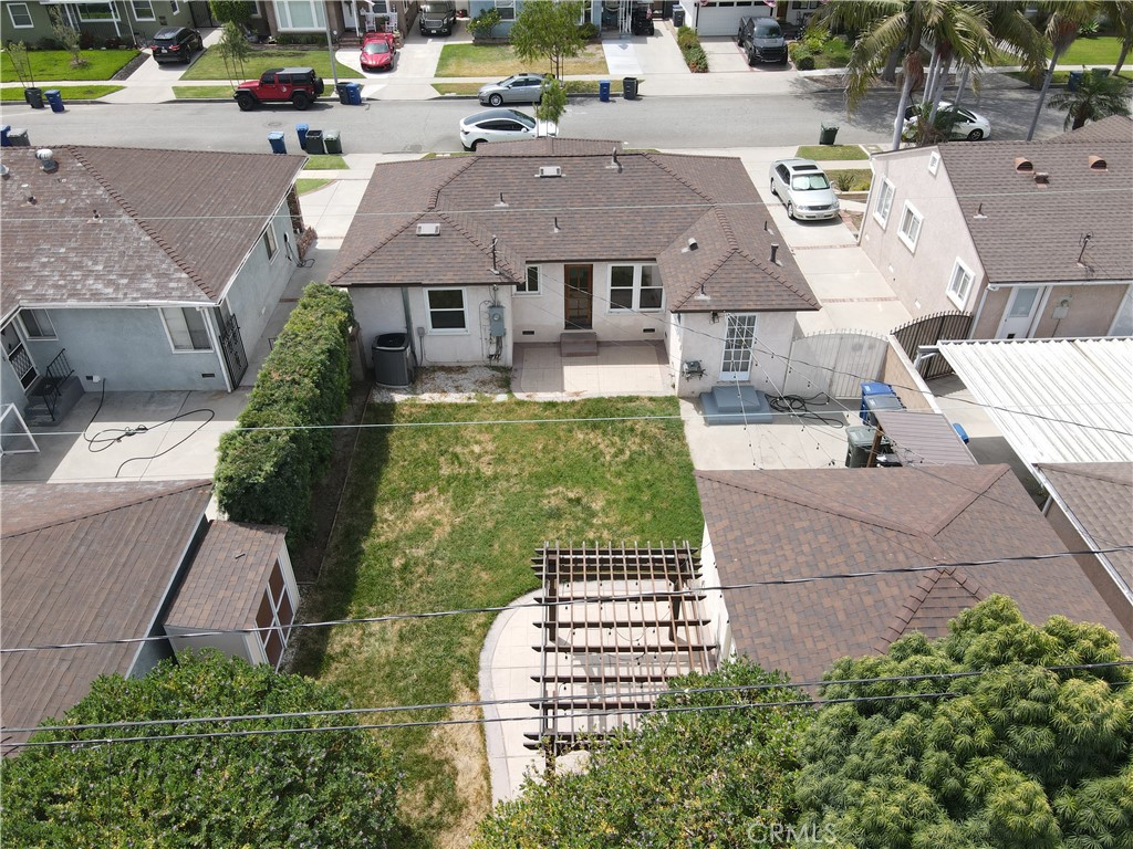 4562 Iroquois Avenue Property Photo 2