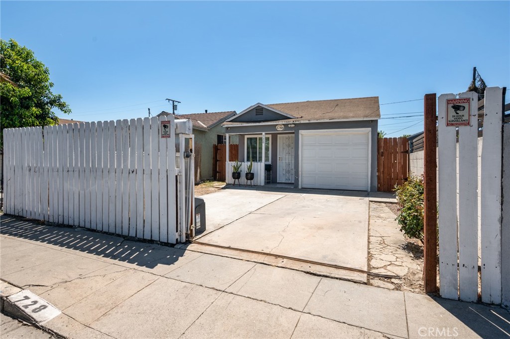 728 W Cressey Property Photo 2