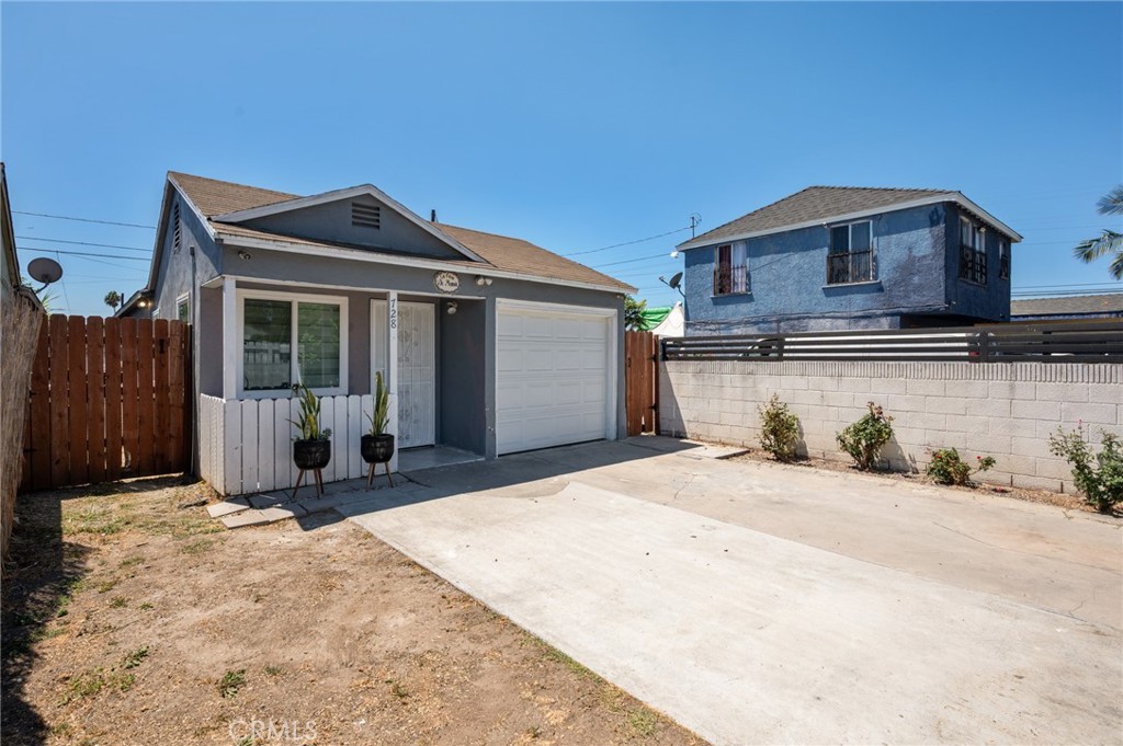 728 W Cressey Property Photo 3