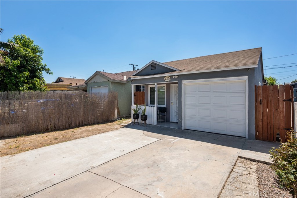 728 W Cressey Property Photo 4
