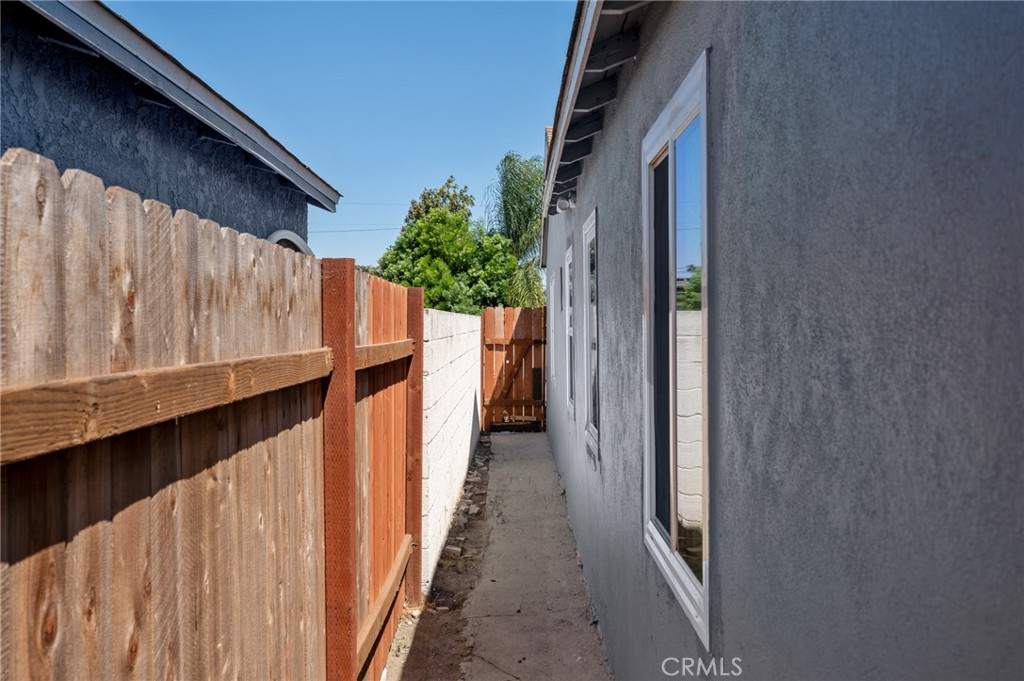 728 W Cressey Property Photo 26