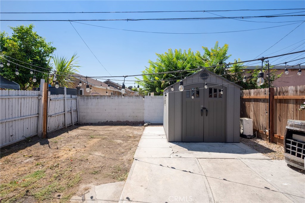 728 W Cressey Property Photo 29
