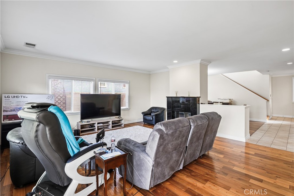 1807 10th Property Photo 5