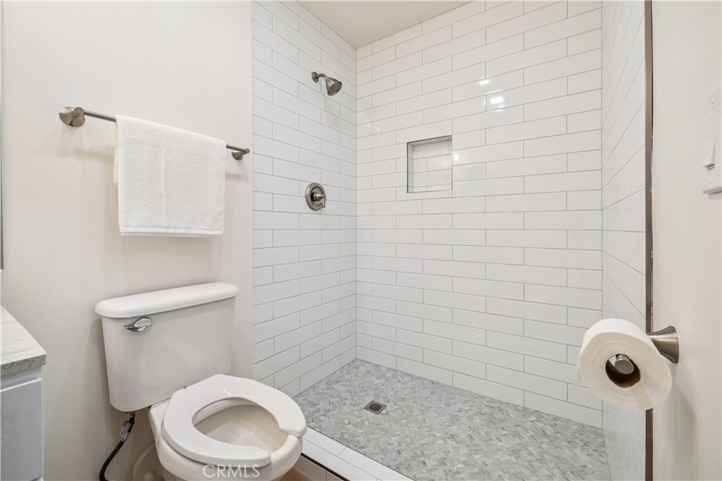 11722 Avon Way 103 Property Photo 14