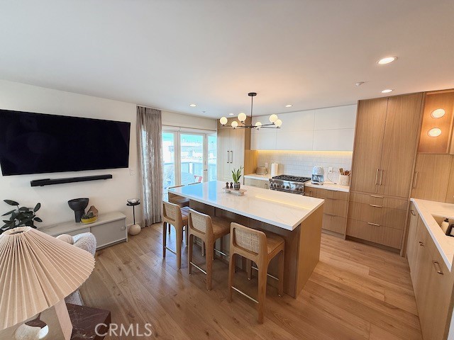 3302 Manhattan Property Photo 1