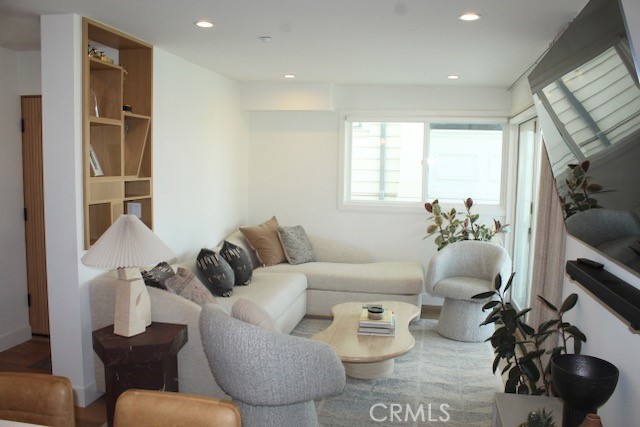 3302 Manhattan Property Photo 4