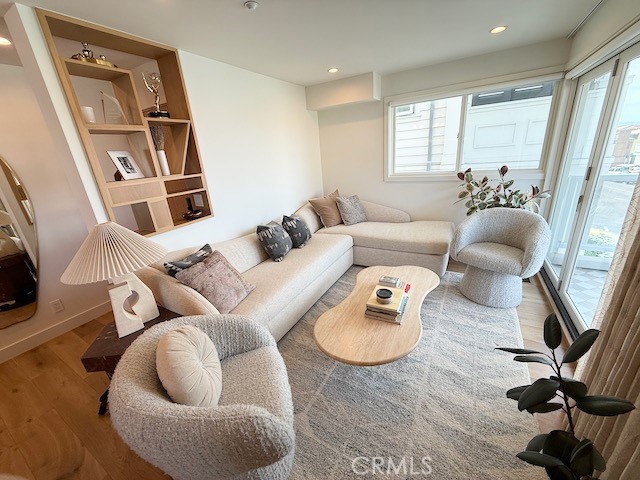 3302 Manhattan Property Photo 5
