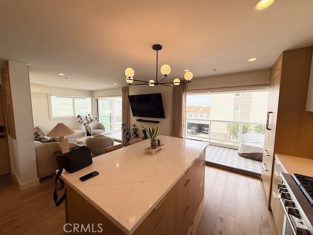 3302 Manhattan Property Photo 7