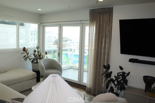 3302 Manhattan Property Photo 28