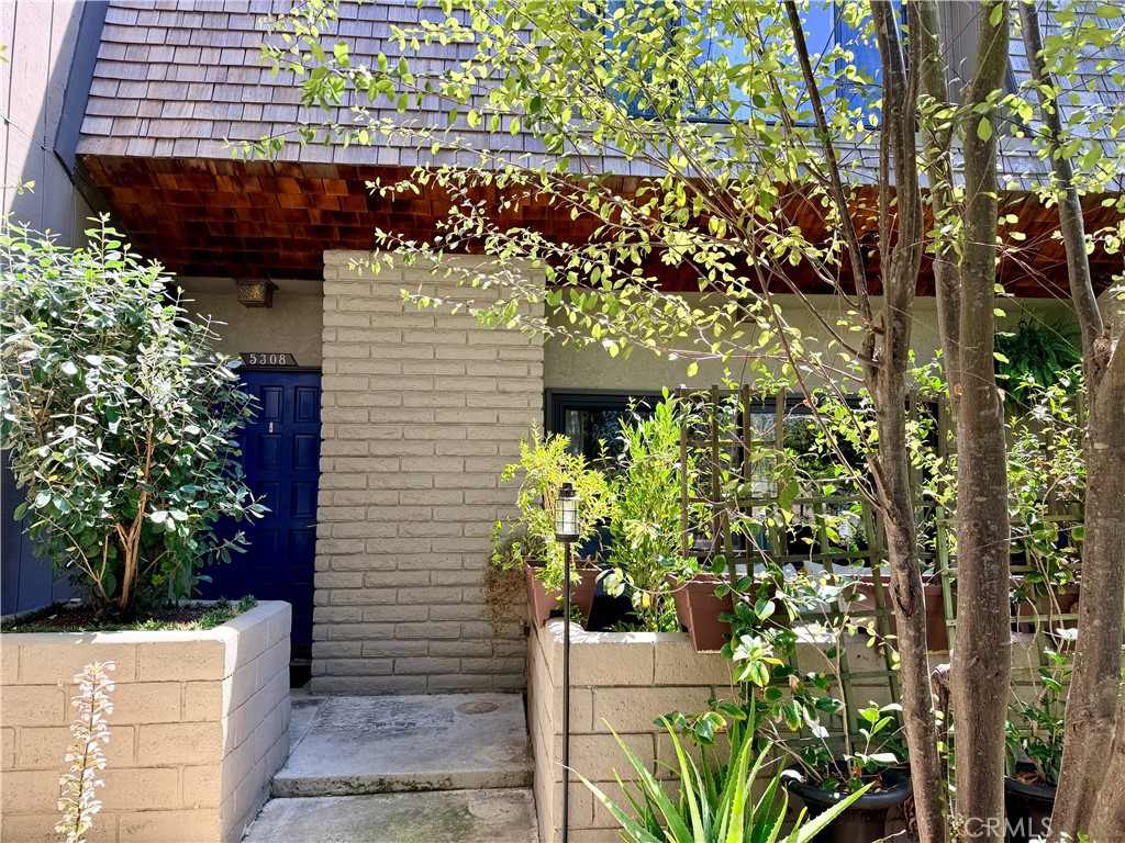 5308 W 190th Street Property Photo 2