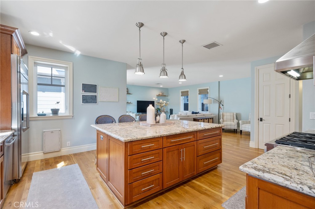 711 30th Property Photo 10