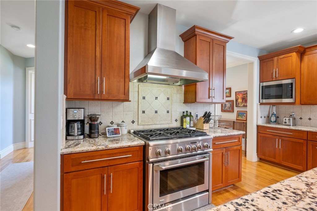 711 30th Property Photo 11